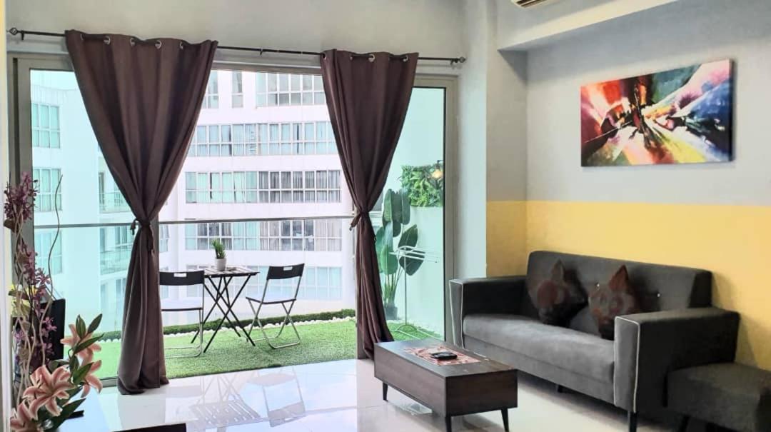 Regalia Suites With Infinity Pool Klcc By Staycation Homes Kuala Lumpur Exterior photo