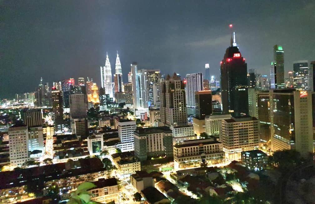 Regalia Suites With Infinity Pool Klcc By Staycation Homes Kuala Lumpur Exterior photo
